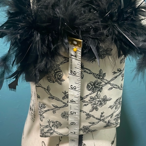 Handmade black feather boa small purse w/floral print handle & body velcro close - Picture 12 of 13
